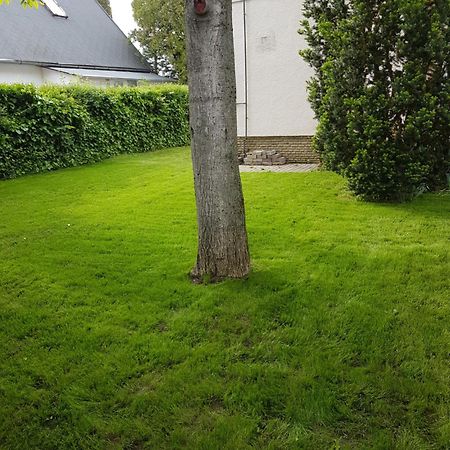 Csalad-Barat Apartman Balatonlelle Exterior photo